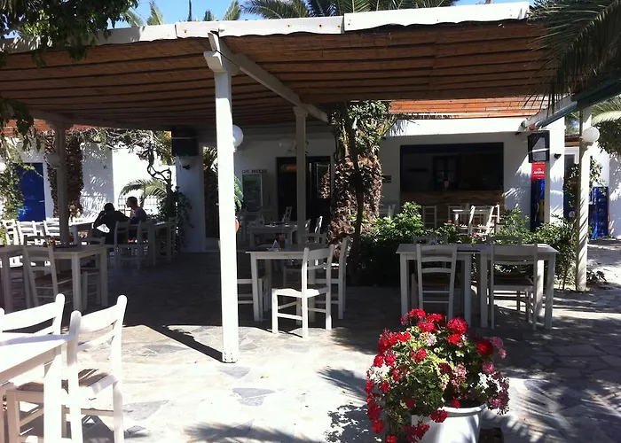 Naxos אתר קמפינג Pláka