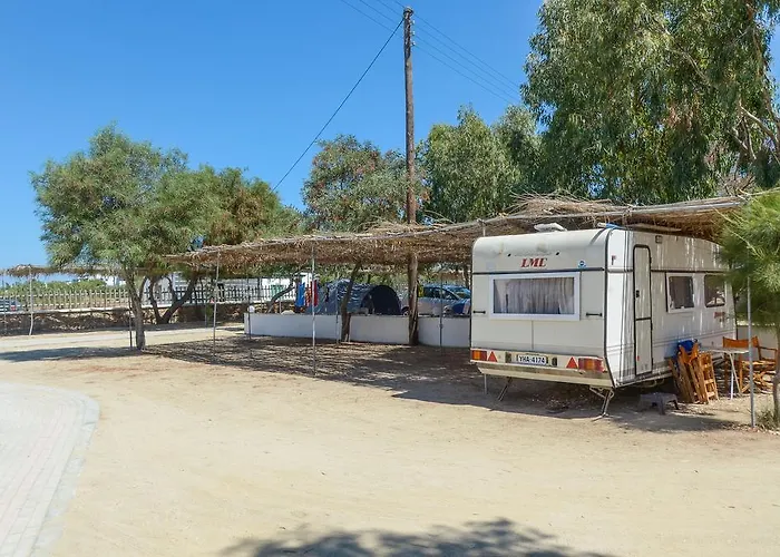 אתר קמפינג Naxos 2*