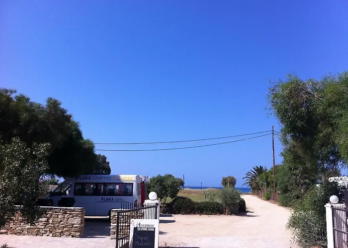 Naxos אתר קמפינג 2*