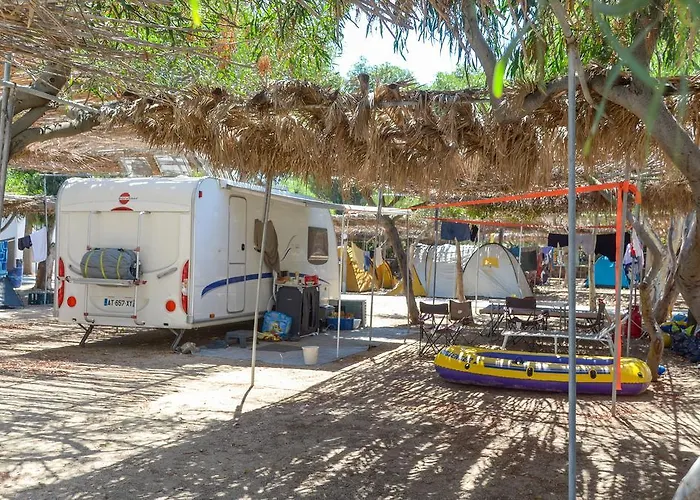 Naxos Kamp alanı Pláka